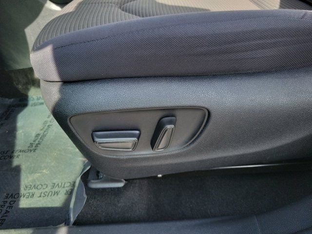 Used 2023 Toyota Highlander LE AWD/4WD image 13