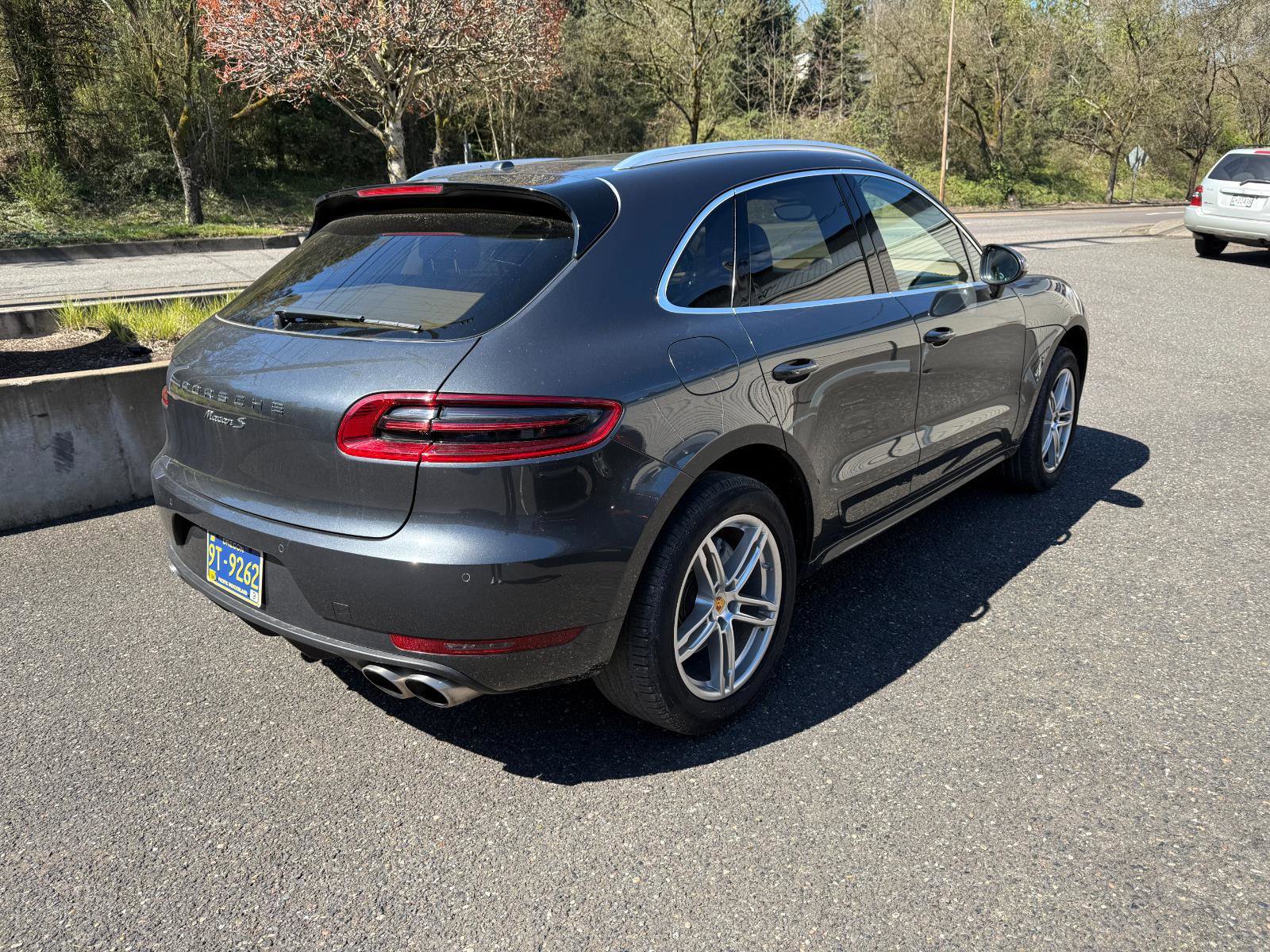 Used 2017 Porsche Macan S image 8