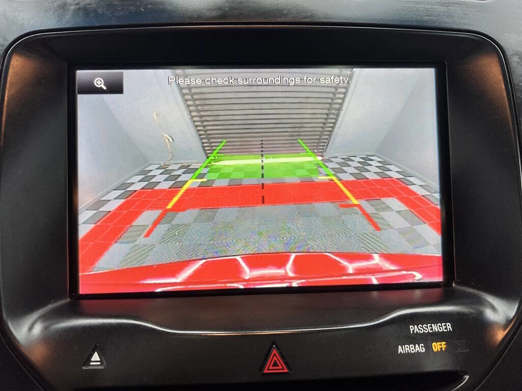 Used 2015 Ford Explorer XLT w/ Equipment Group 202A image 27