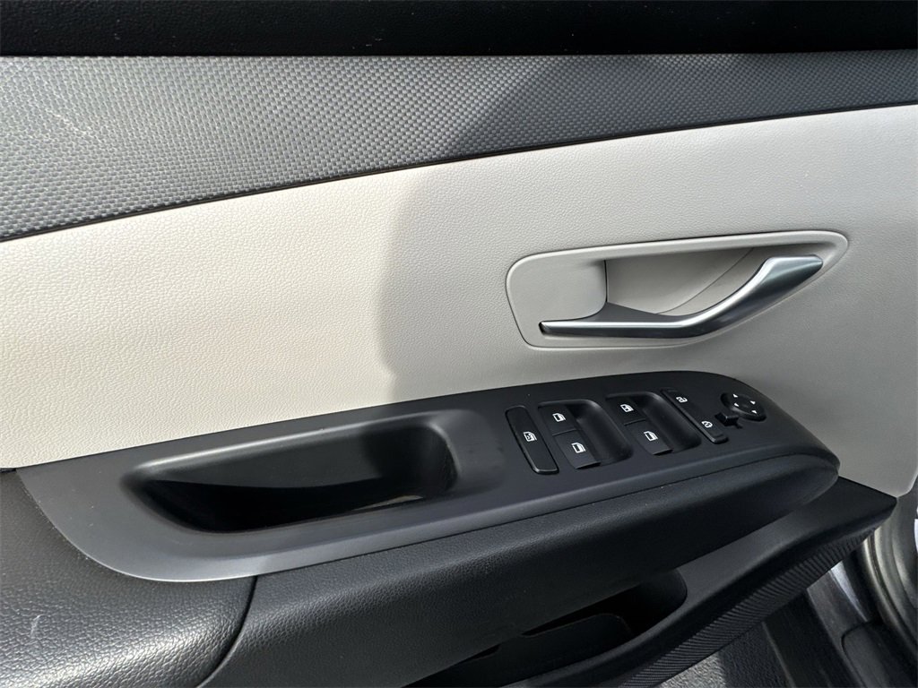 Used 2024 Hyundai Tucson SE image 13