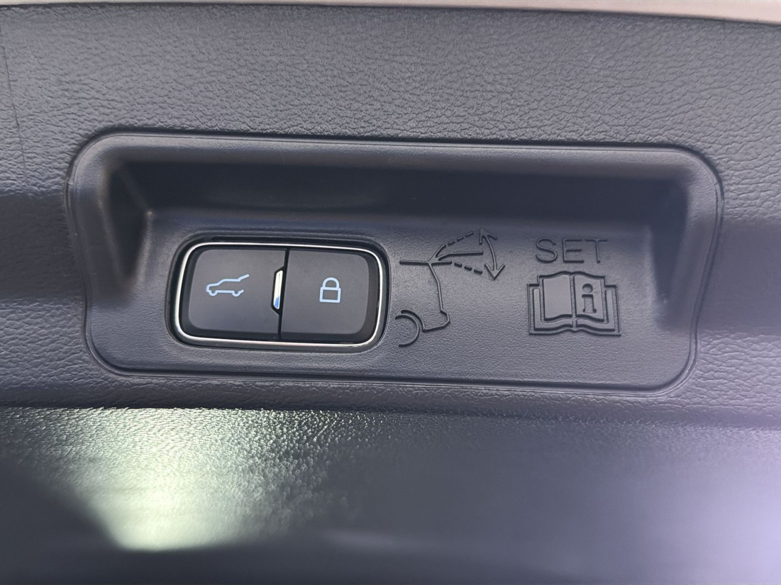 Used 2022 Ford Explorer ST AWD/4WD image 33