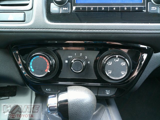 Used 2020 Honda HR-V LX image 17