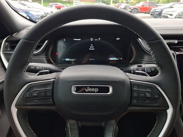 Certified 2024 Jeep Grand Cherokee Limited w/ Black Appearance Package AWD/4WD image 24