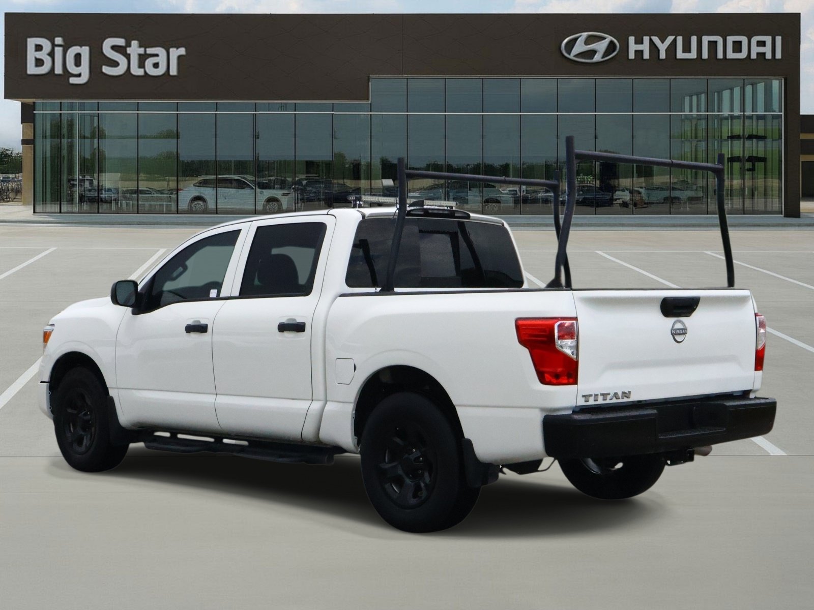 Used 2023 Nissan Titan S w/ S Utility Package RWD image 3