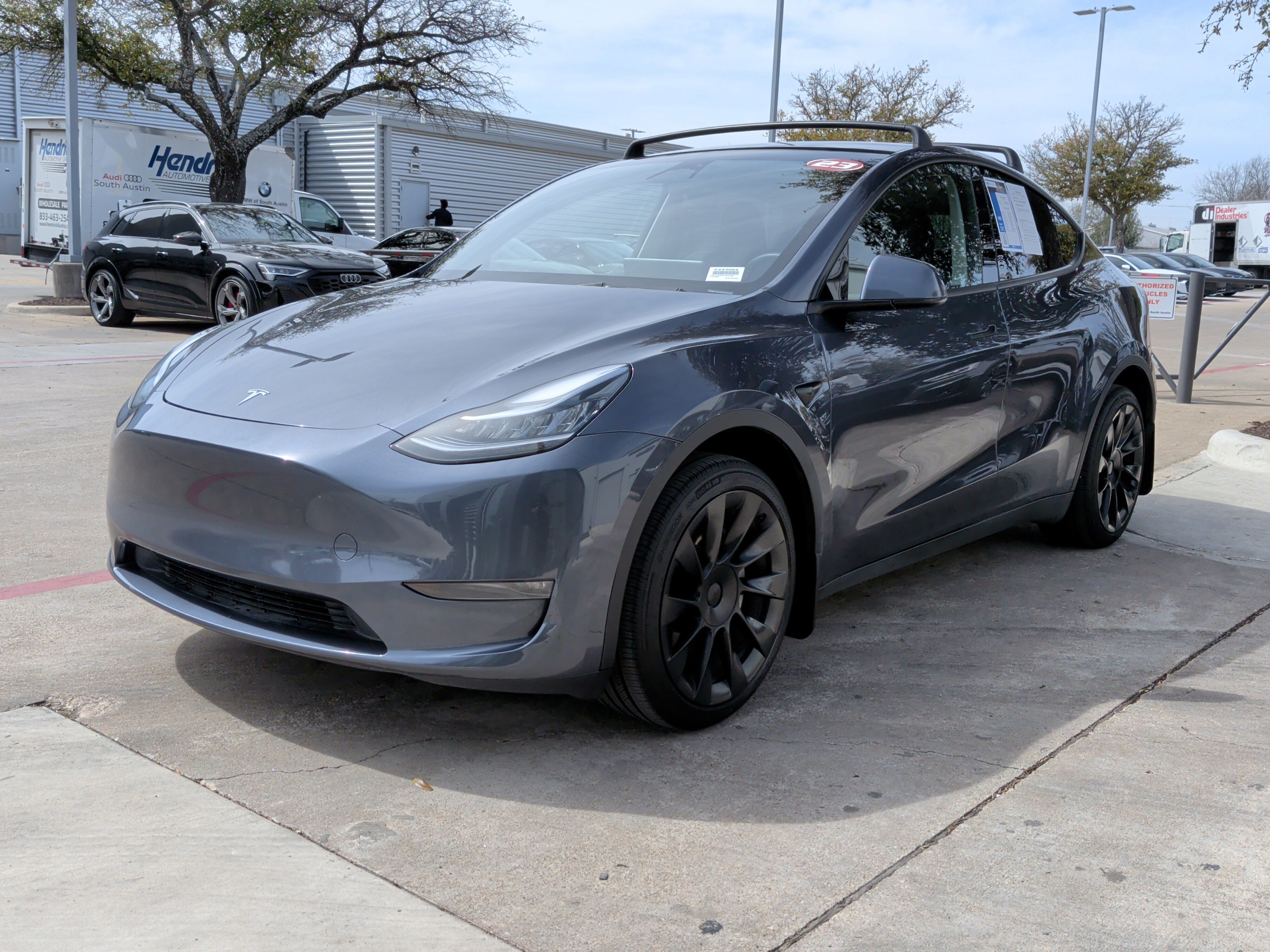 Used 2023 Tesla Model Y AWD image 5
