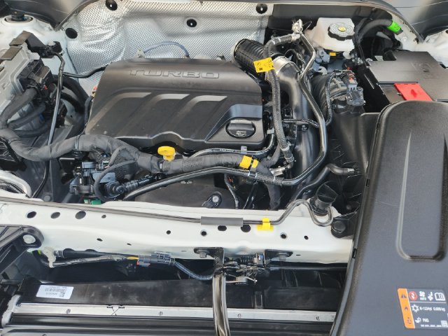 Used 2025 Buick Envista Sport Touring w/ Convenience II Package FWD image 31