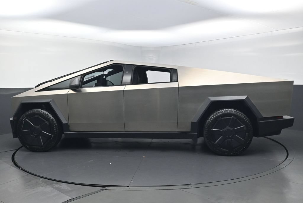 Used 2024 Tesla Cybertruck Cyberbeast AWD/4WD image 7