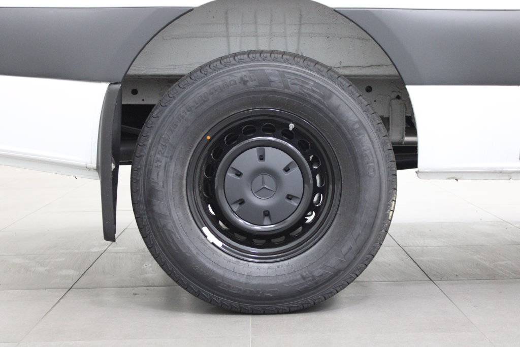 New 2025 Mercedes-Benz Sprinter 2500 image 9
