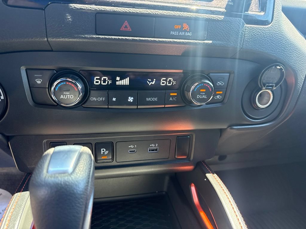 Used 2022 Nissan Frontier PRO-4X w/ Technology Package AWD/4WD image 15