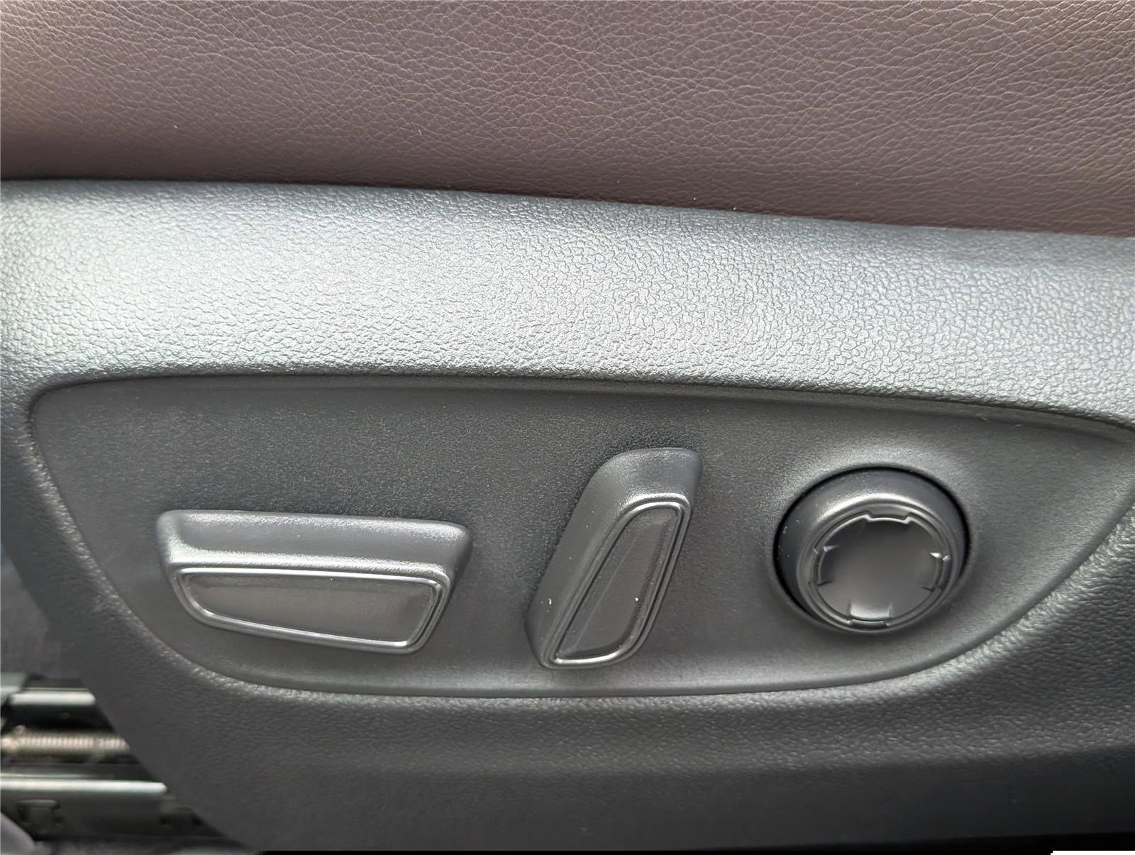 Used 2024 Toyota Sienna Platinum image 23