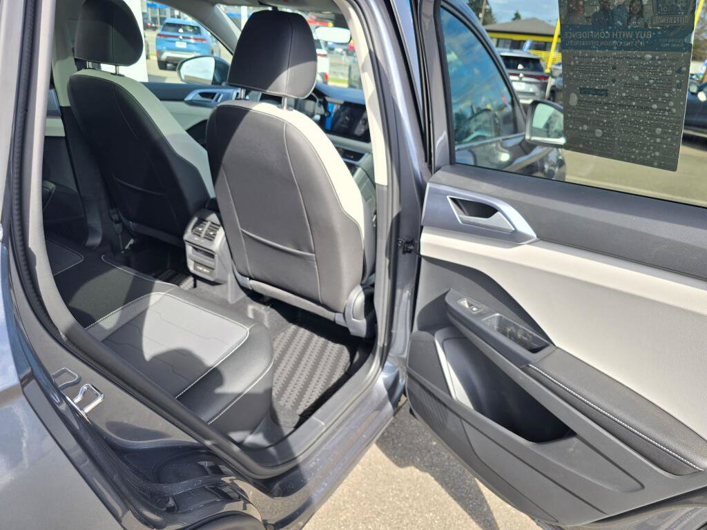 New 2026 Volkswagen Taos SE AWD/4WD image 36
