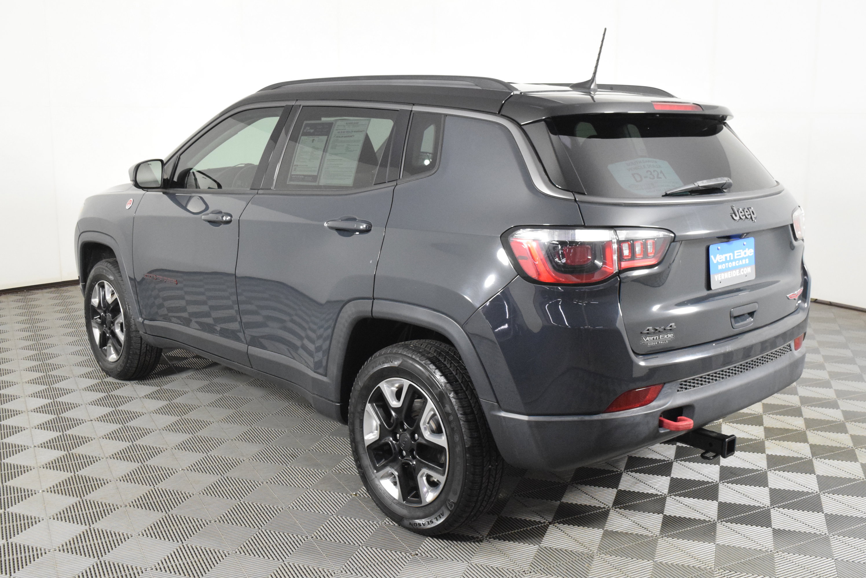 Used 2018 Jeep Compass Trailhawk w/ Navigation Group image 8