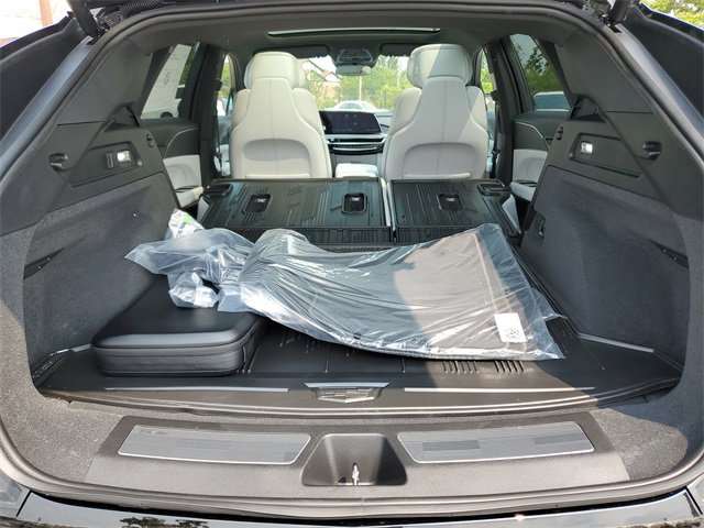 New 2025 Cadillac Lyriq Sport image 8