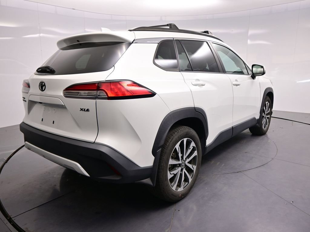 Used 2023 Toyota Corolla Cross XLE w/ Convenience Package image 4