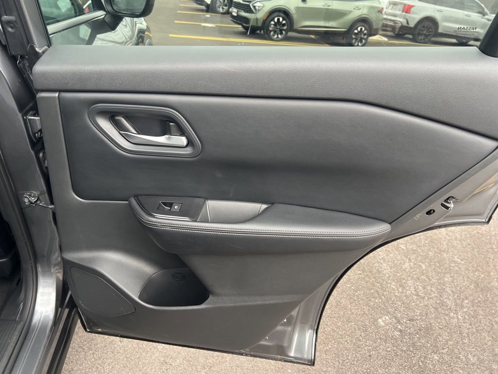 Certified 2024 Nissan Rogue SV image 17