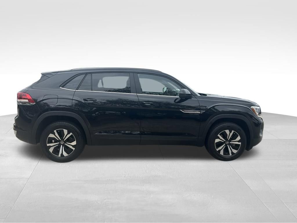 Certified 2024 Volkswagen Atlas Cross Sport SE image 6