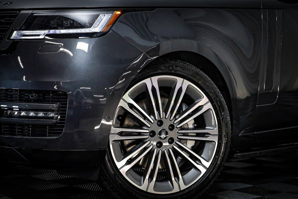 New 2025 Land Rover Range Rover SE image 4