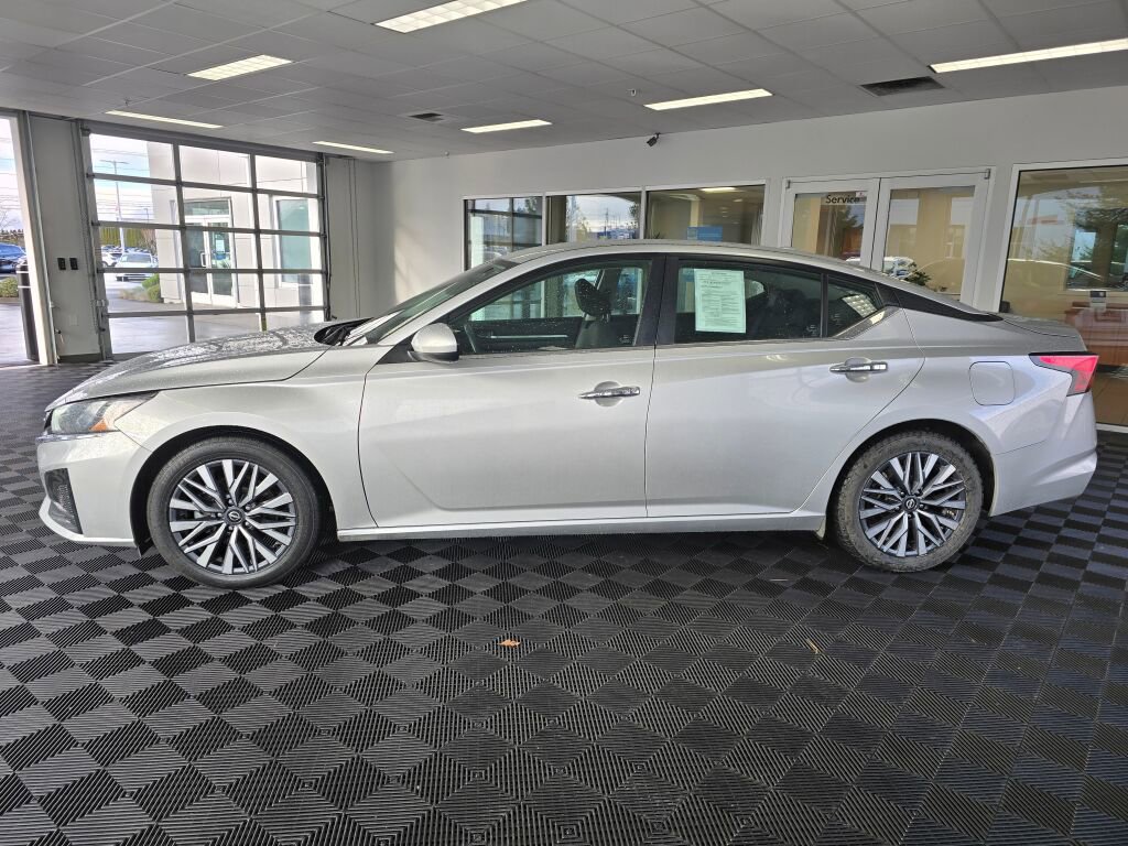 Used 2023 Nissan Altima 2.5 SV image 8