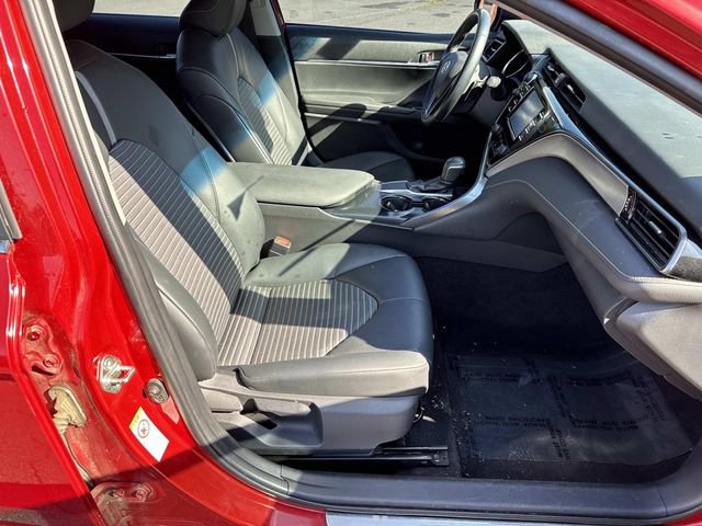 Used 2019 Toyota Camry SE w/ Convenience Package FWD image 9