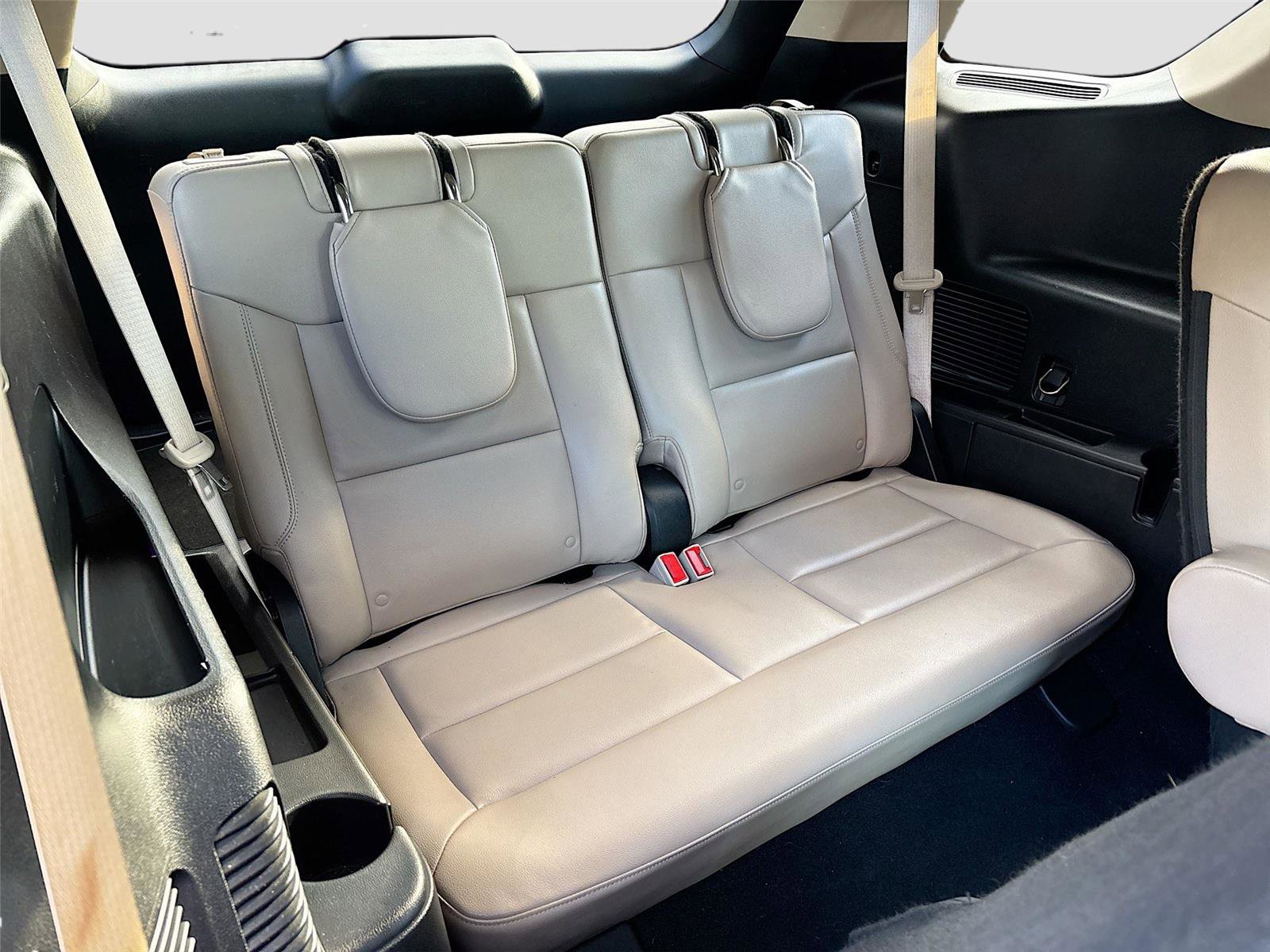 Used 2020 Ford Explorer Limited image 31