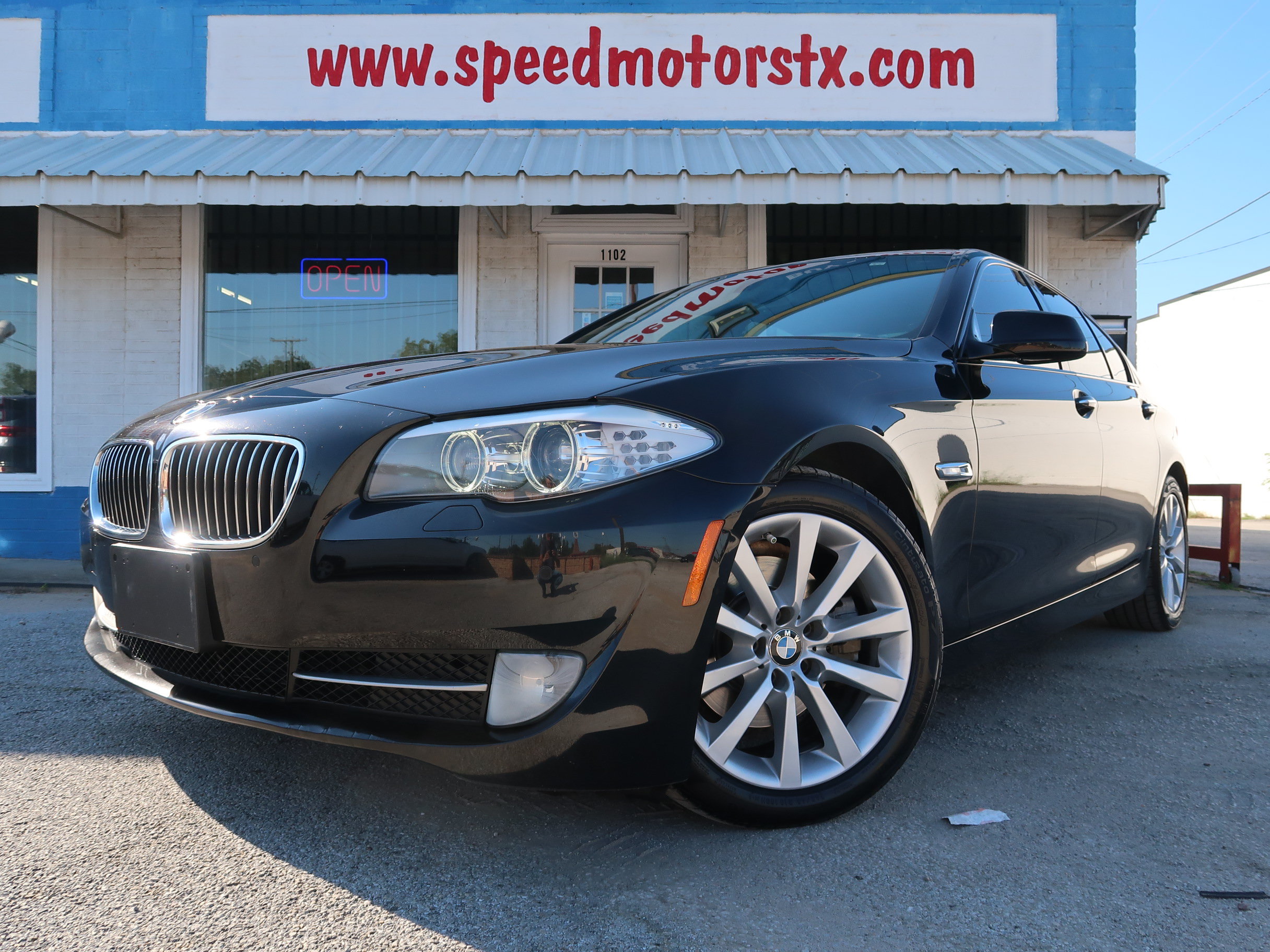Used 2012 BMW 528i Sedan RWD image 1