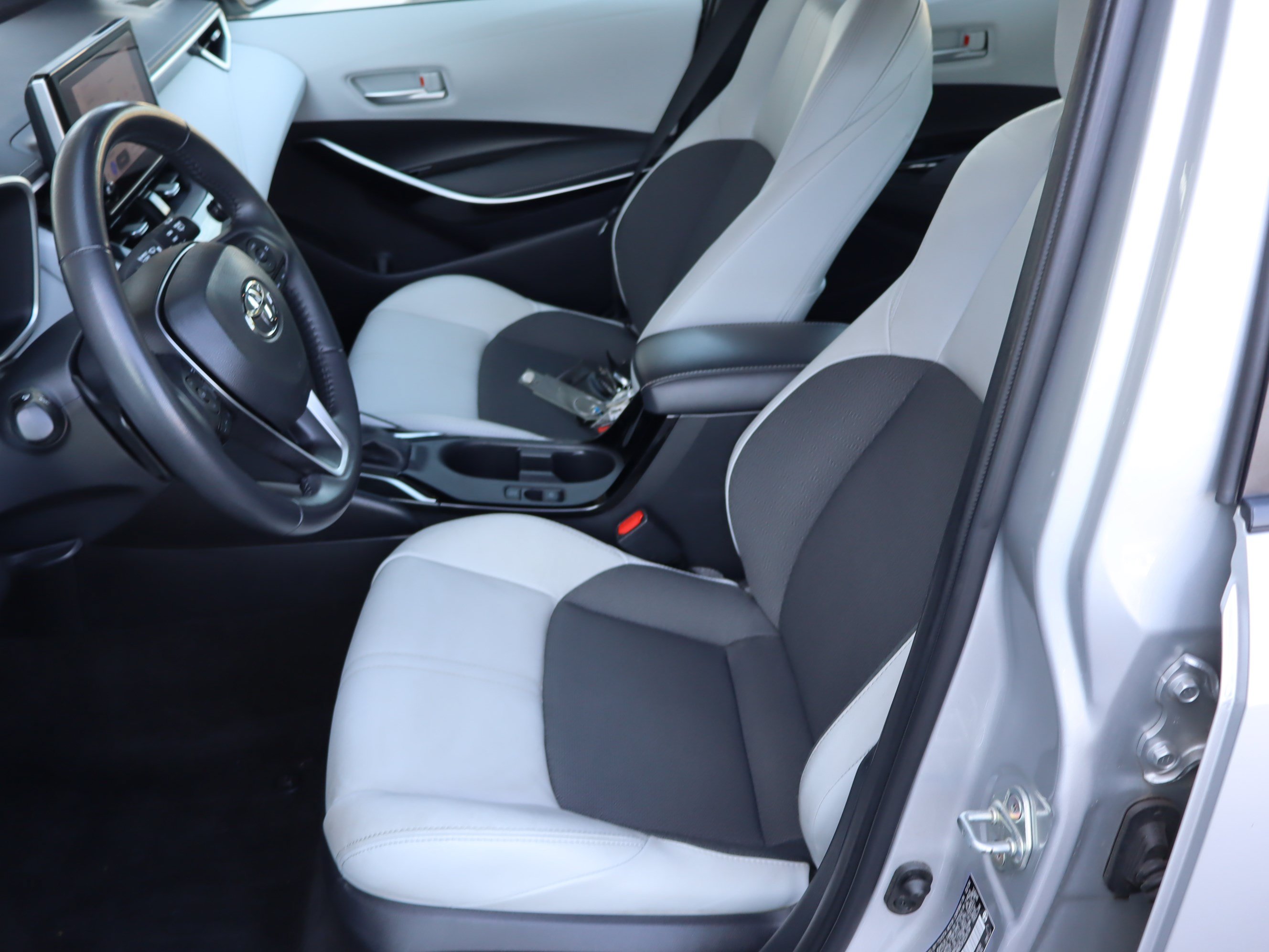 Used 2024 Toyota Corolla XSE FWD image 16
