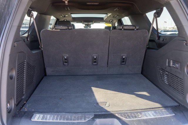 Used 2025 Chevrolet Suburban High Country AWD/4WD image 10