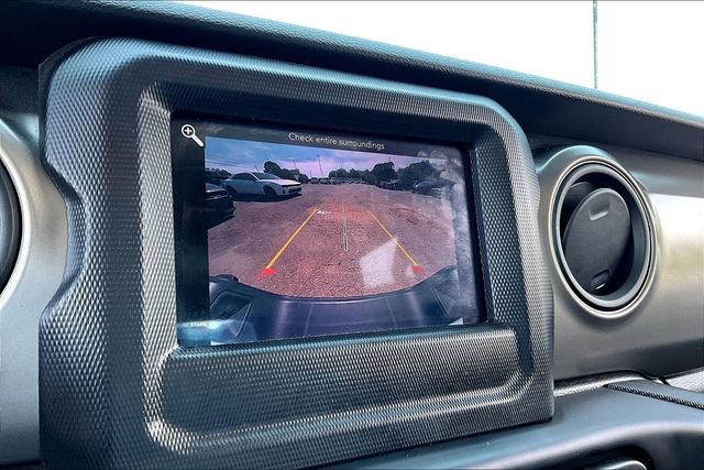 Used 2021 Jeep Gladiator Sport AWD/4WD image 13