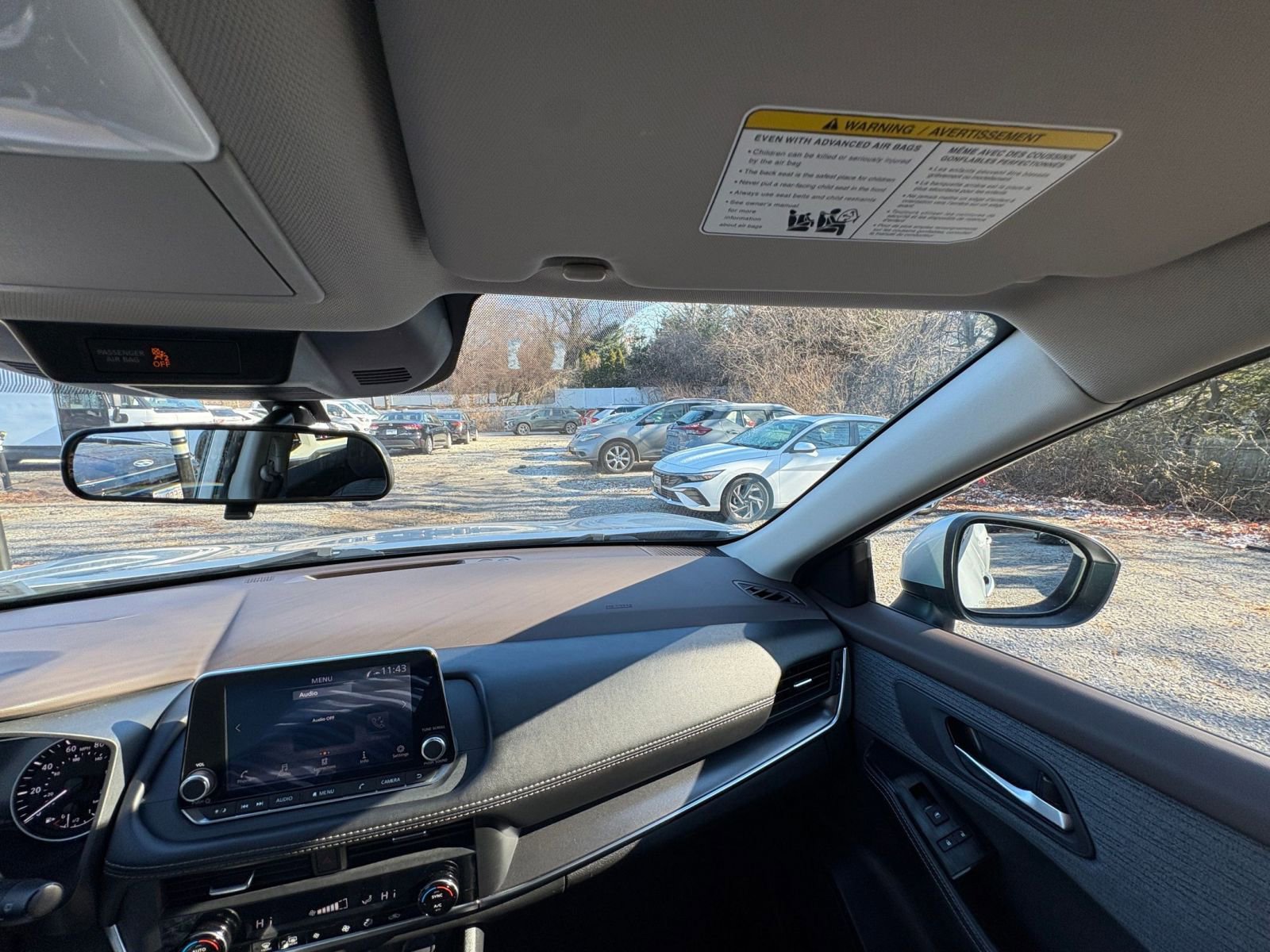 Used 2023 Nissan Rogue SV image 31