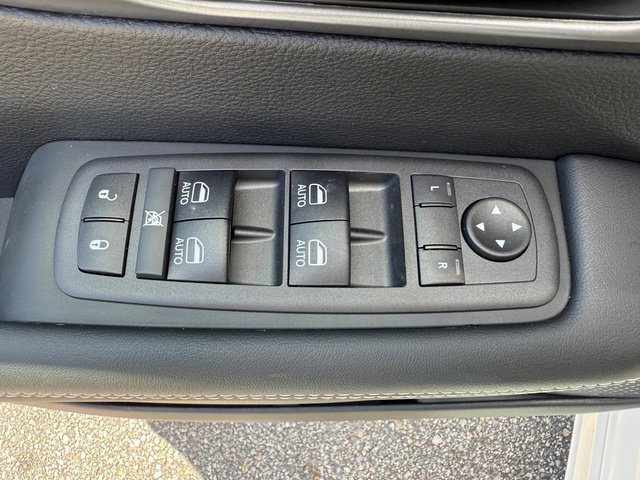 New 2026 Chrysler Pacifica Select image 14