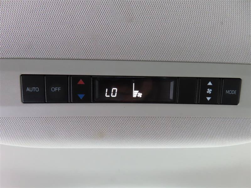 Used 2023 Toyota Sienna LE AWD/4WD image 30