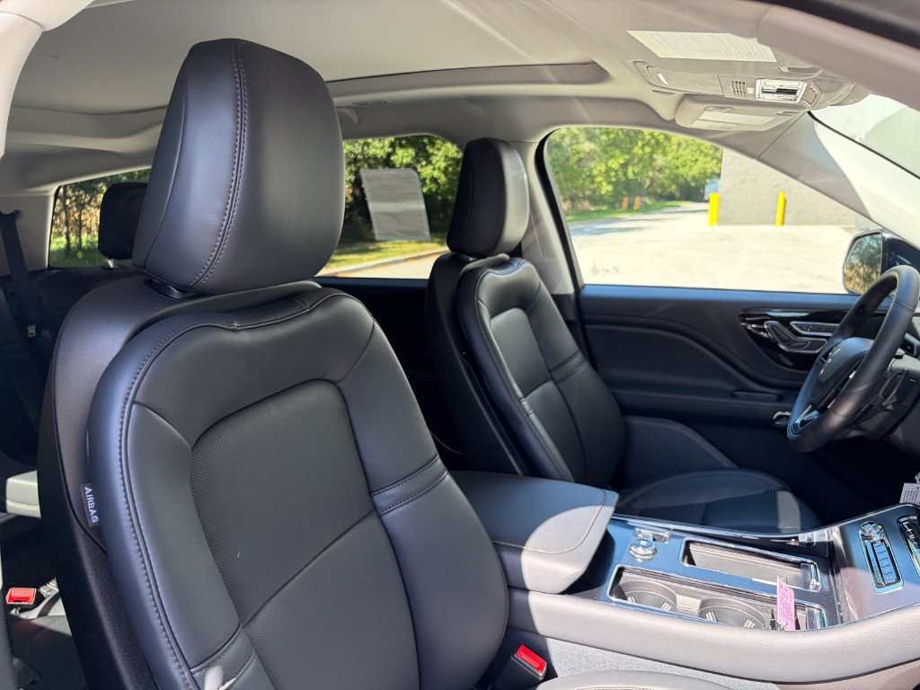 New 2027 Lincoln Aviator AWD image 31
