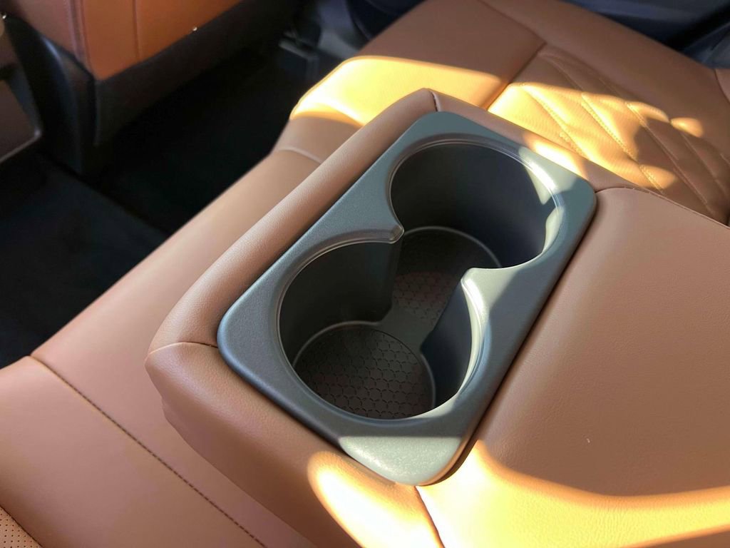 Used 2024 Nissan Rogue Platinum image 13