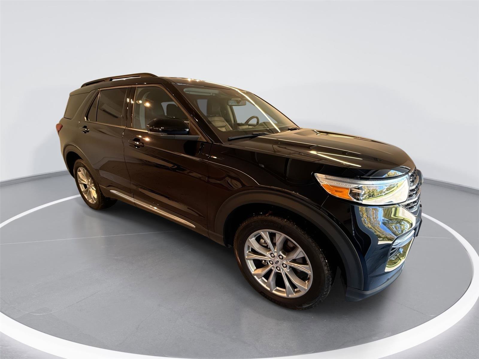 Used 2024 Ford Explorer XLT w/ Equipment Group 202A