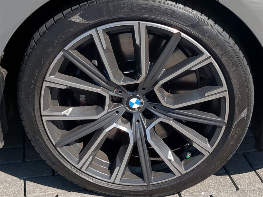 Used 2021 BMW 750i xDrive w/ Luxury Rear Seating Package image 12