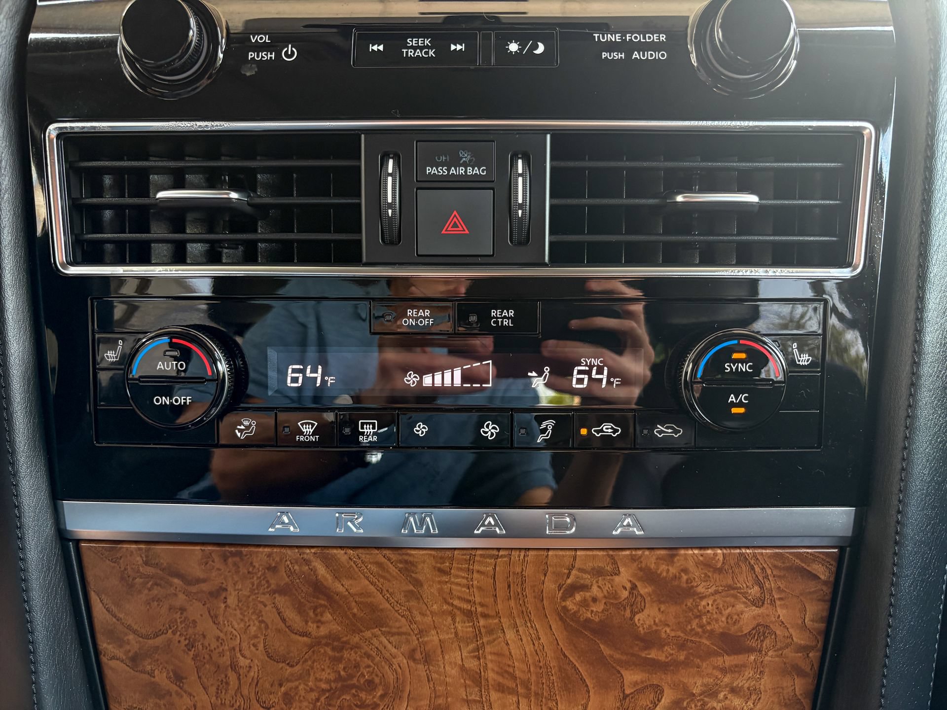 Used 2022 Nissan Armada SL RWD image 25