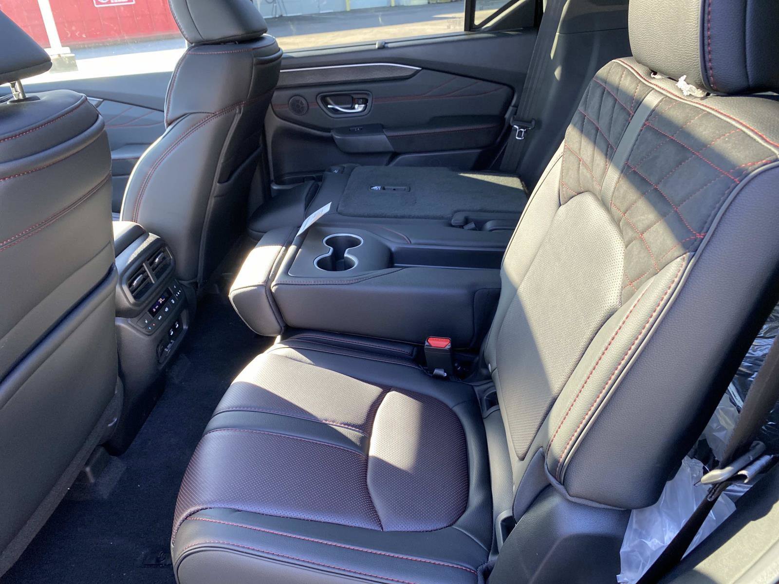 New 2026 Honda Pilot Black Edition image 8