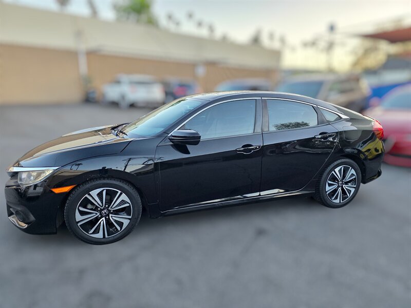 Used 2017 Honda Civic EX-T image 3
