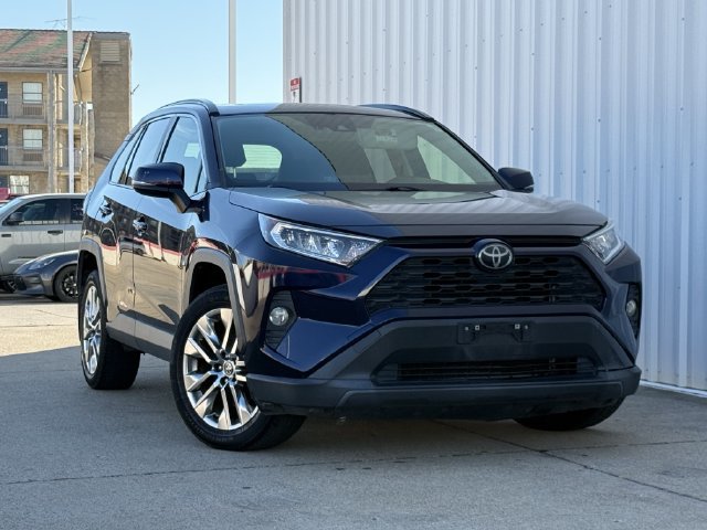 Used 2021 Toyota RAV4 XLE Premium AWD/4WD image 2