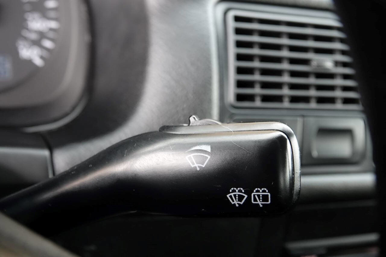 Used 2005 Volkswagen Golf GL image 68