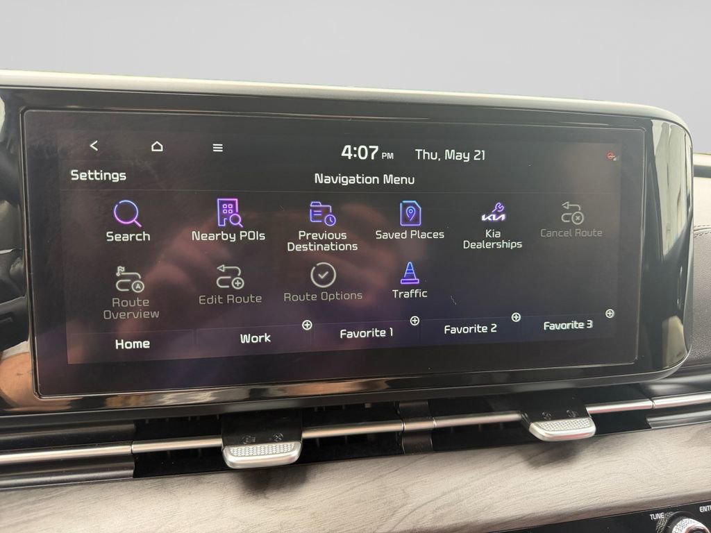 Used 2024 Kia Carnival EX FWD image 21
