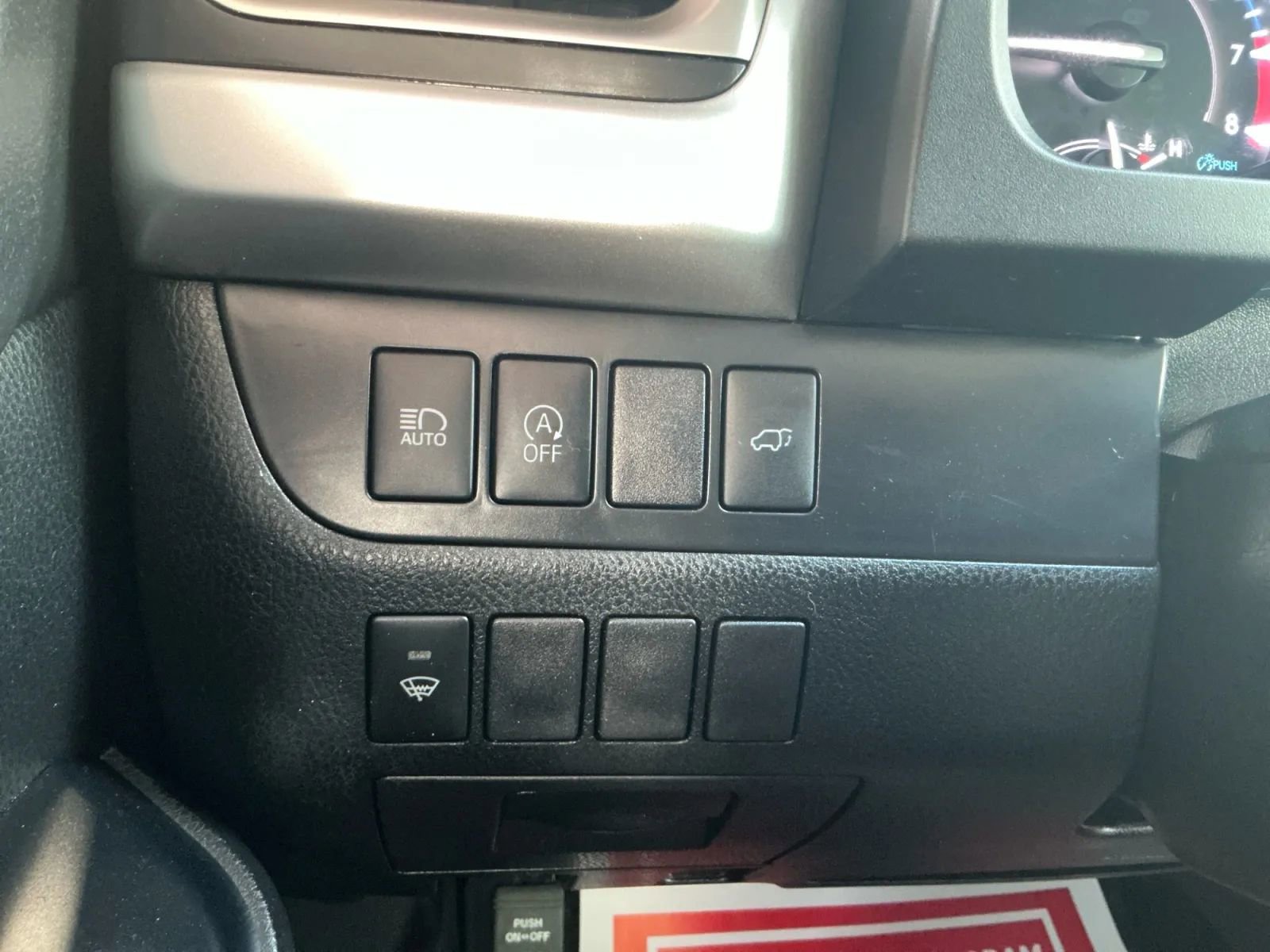 Used 2019 Toyota Highlander SE image 38