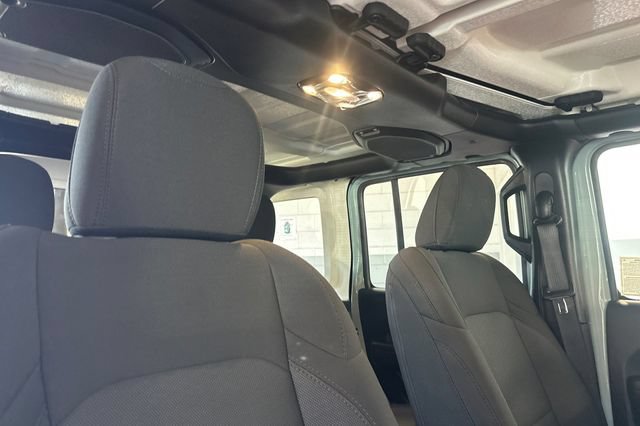 Used 2023 Jeep Wrangler Unlimited AWD/4WD image 19