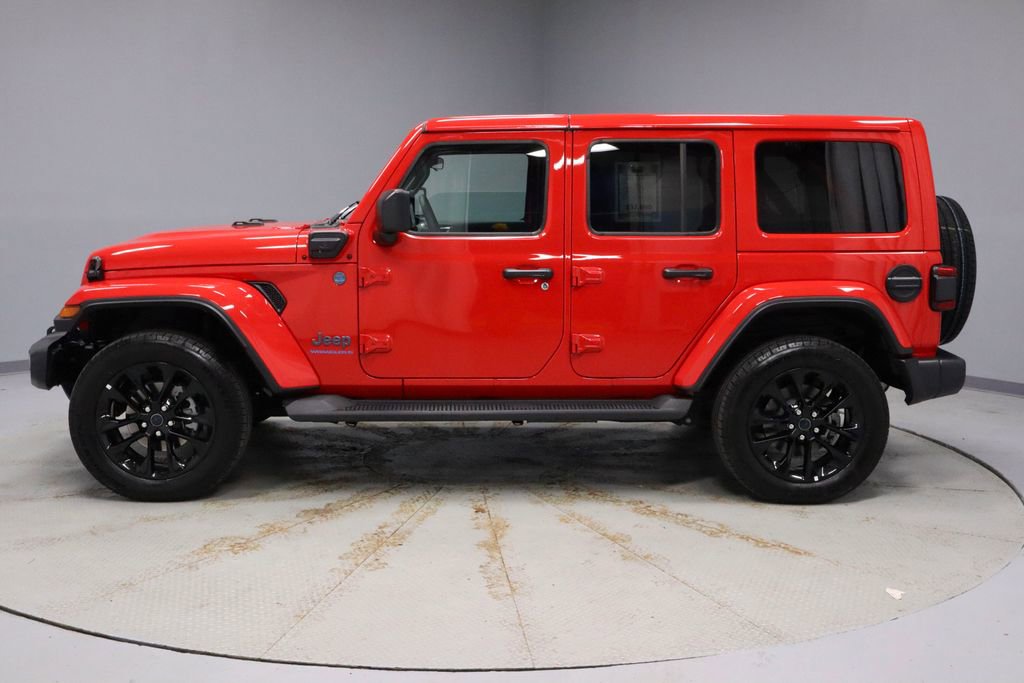 Used 2025 Jeep Wrangler Unlimited Sahara image 8