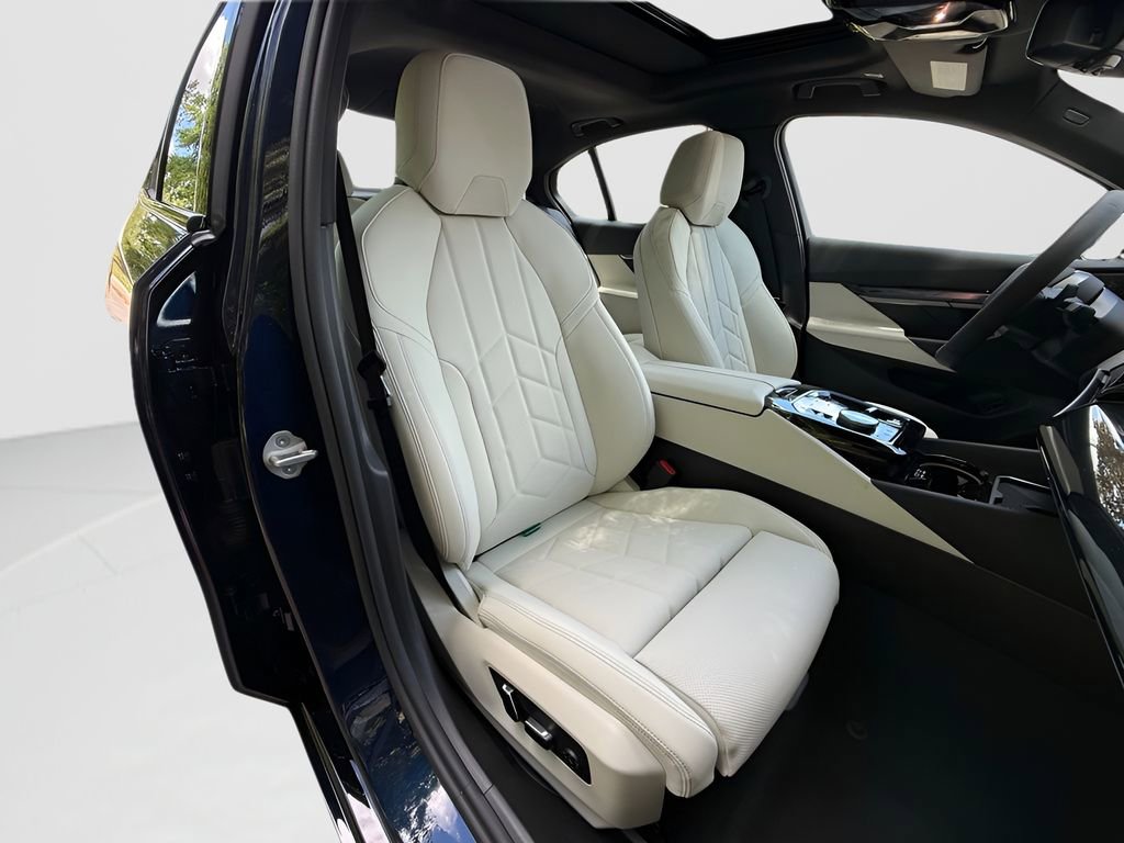 New 2026 BMW 540i xDrive w/ M Sport Package image 21