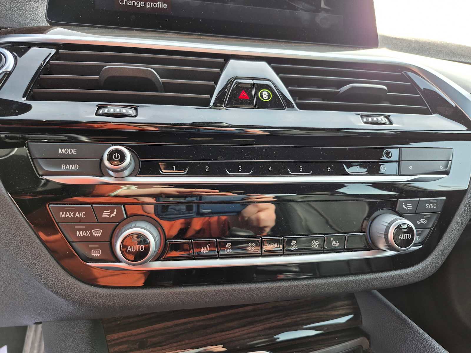 Used 2020 BMW 530i xDrive w/ Convenience Package image 25