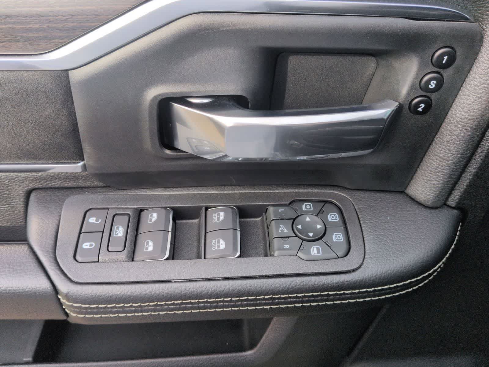 New 2026 RAM 2500 Laramie w/ Night Edition AWD/4WD image 17
