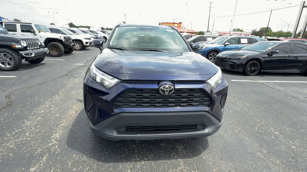 Used 2022 Toyota RAV4 XLE AWD/4WD image 3