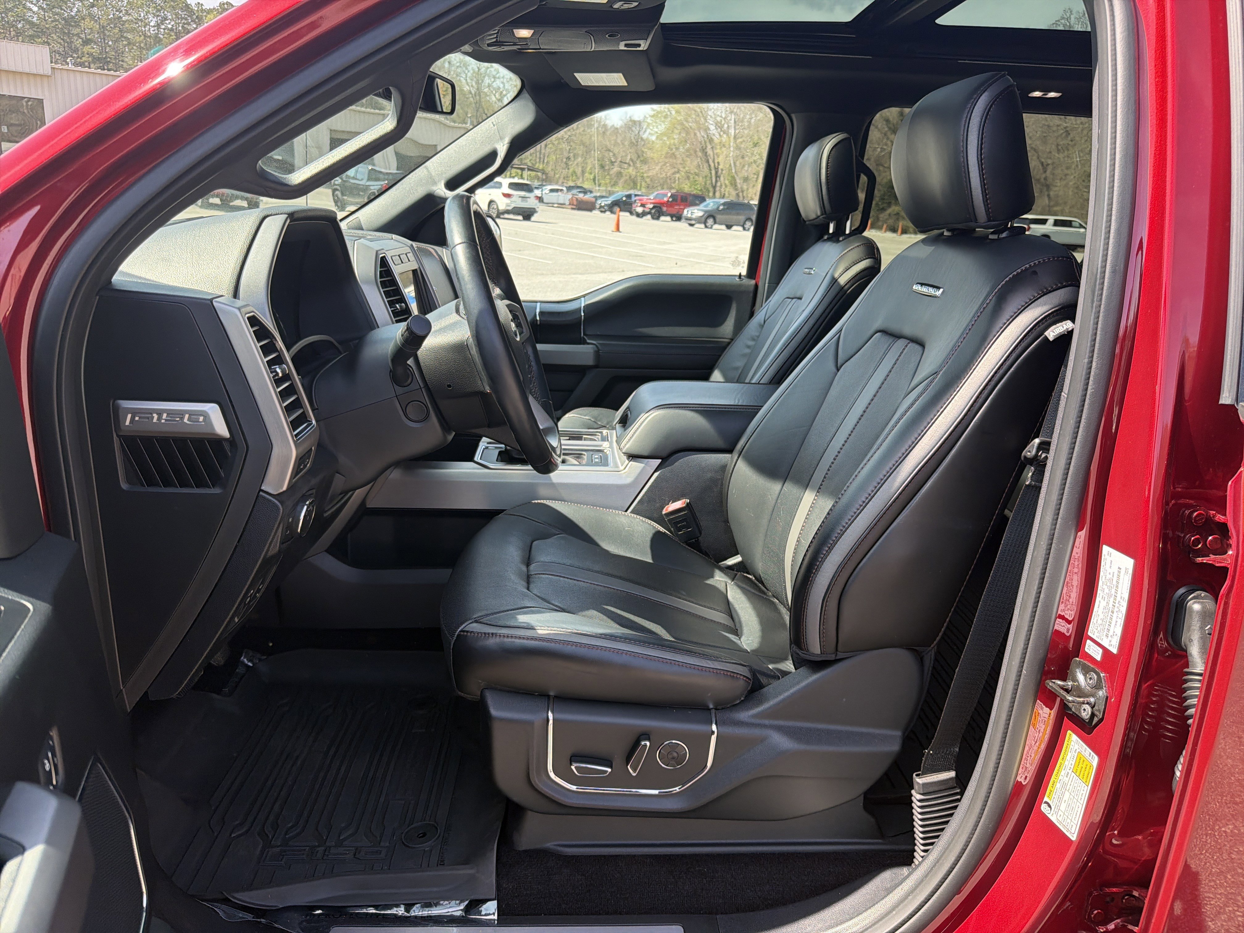 Used 2018 Ford F150 Platinum w/ Equipment Group 701A Luxury image 10