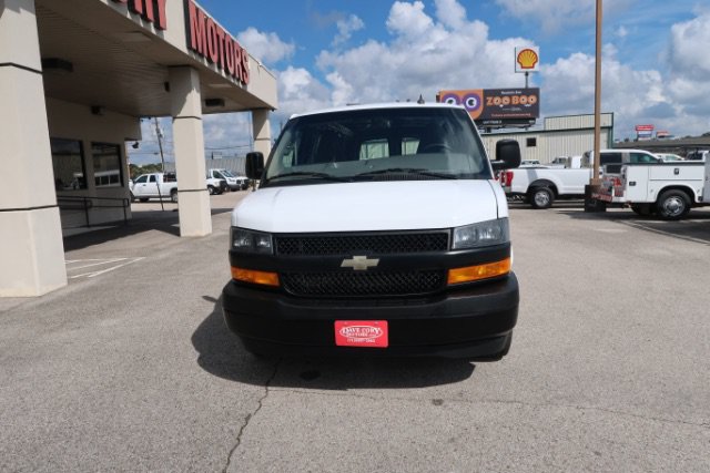 Used 2021 Chevrolet Express 2500 Extended RWD image 2
